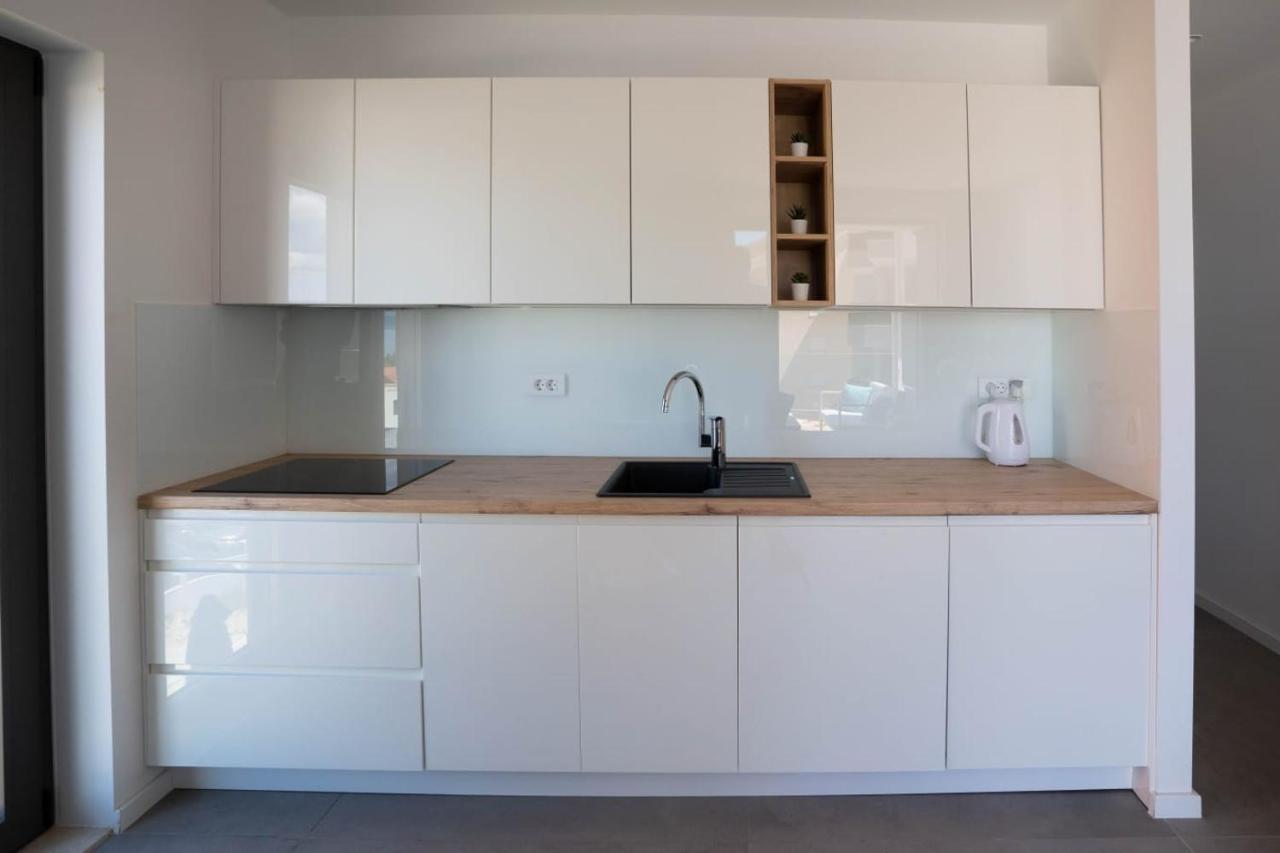 Apartmani Lara Baška Voda Buitenkant foto